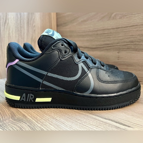 Air Force 1 React CD4366-001 Women’s Size 7.5 *Like New* - Picture 2 of 10